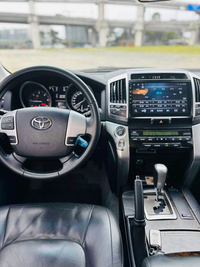 2015 Toyota Land Cruiser 200 VX V8