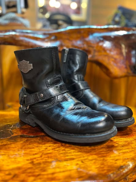 Harley-Davidson Scout boots, angled view